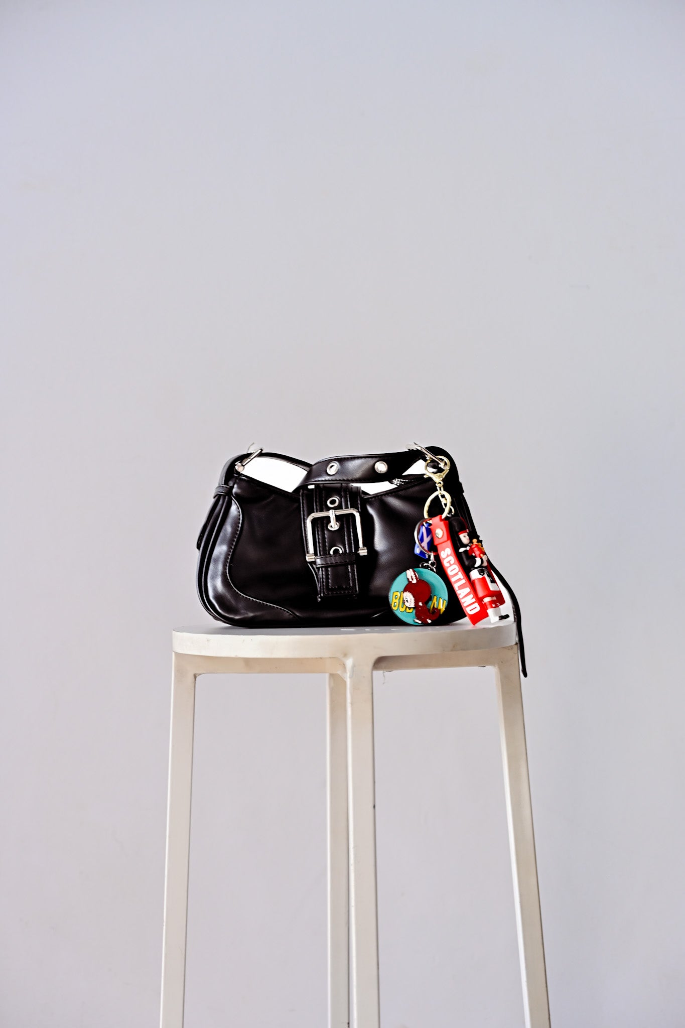 Roxie sling bag